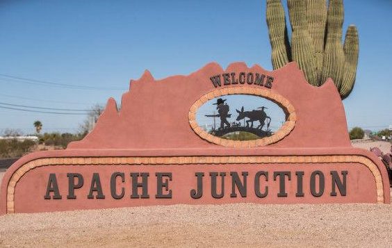 welcome to Apache Junction sign